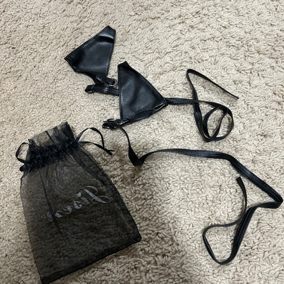 Black leather hand wraps - Picture 2 of 2